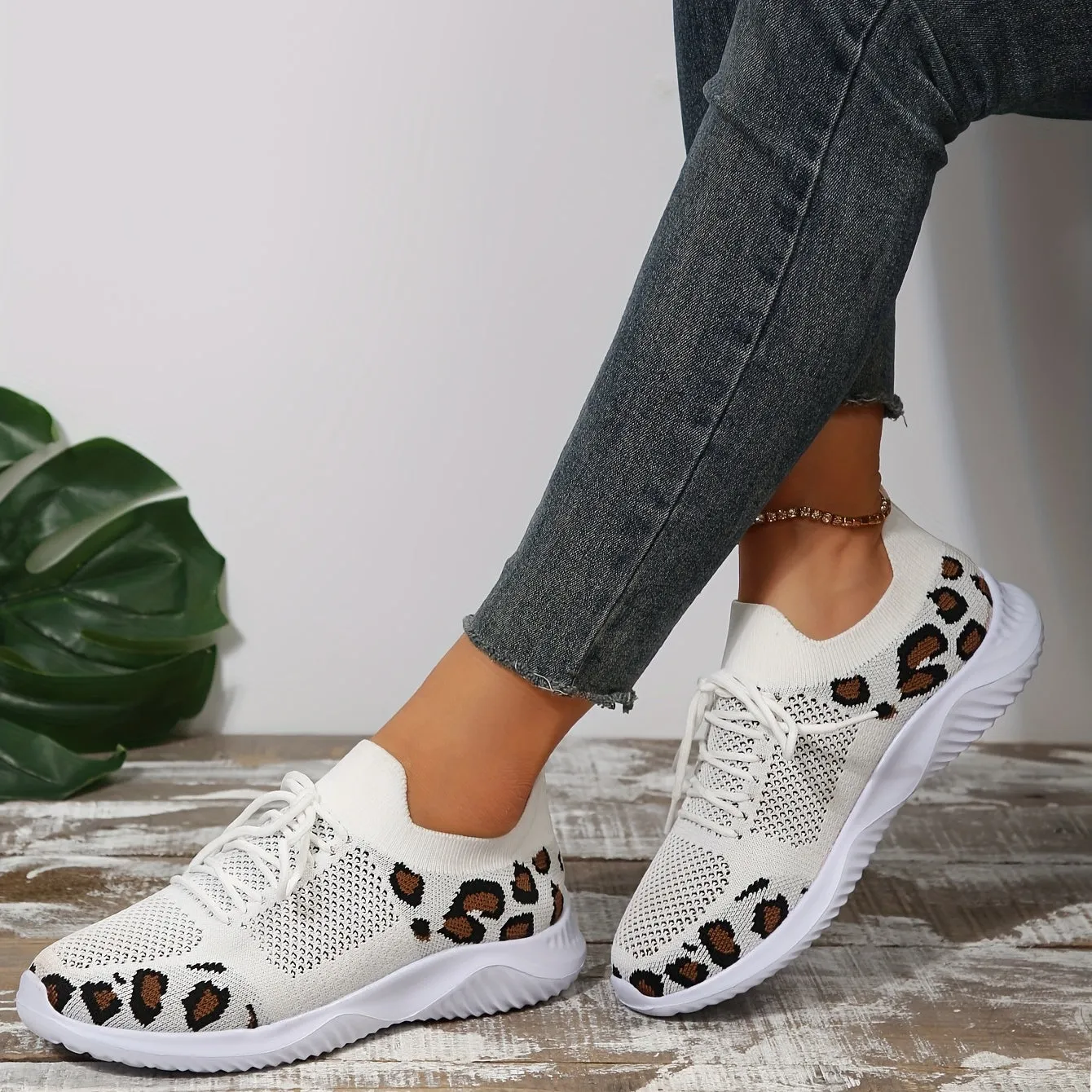 Women's Knitted Sports Shoes, Leopard Printed Low Top Running Shoes, Casual Walking Sneakers